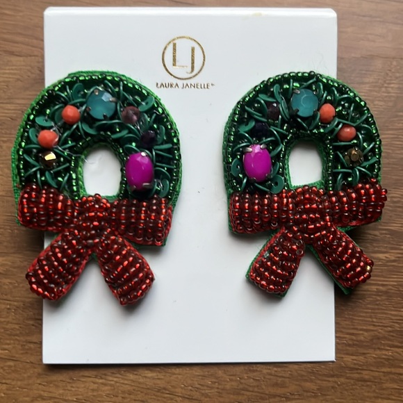 Christmas Wreath beaded earrings holiday new with tags - Picture 2 of 3